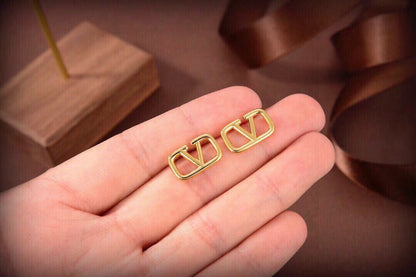 [Sprite Jewelry]Gold V-shaped stud earrings