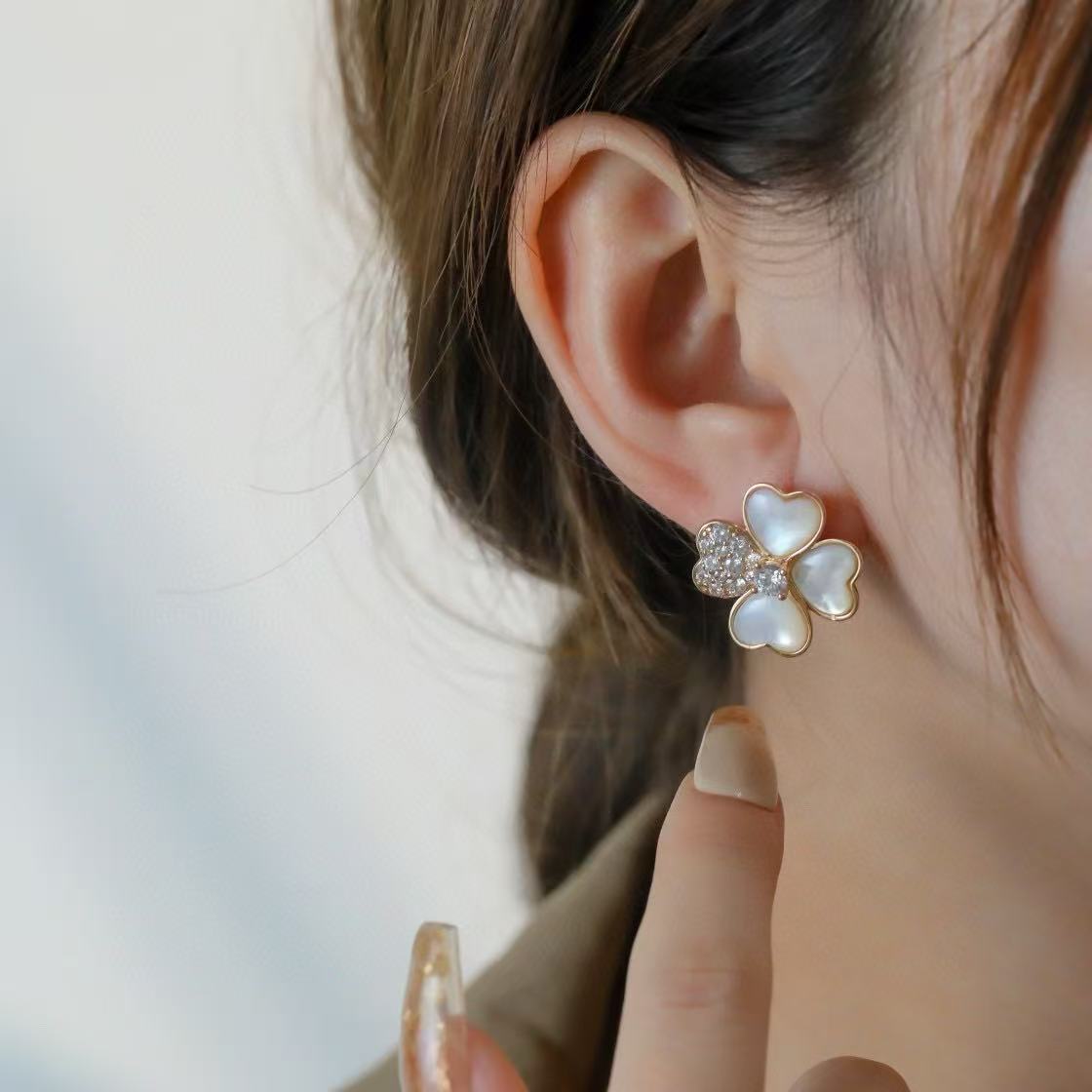 [Sprite Jewelry]FRIVOLE PINK GOLD FLOWER DIAMOND EARRINGS 2