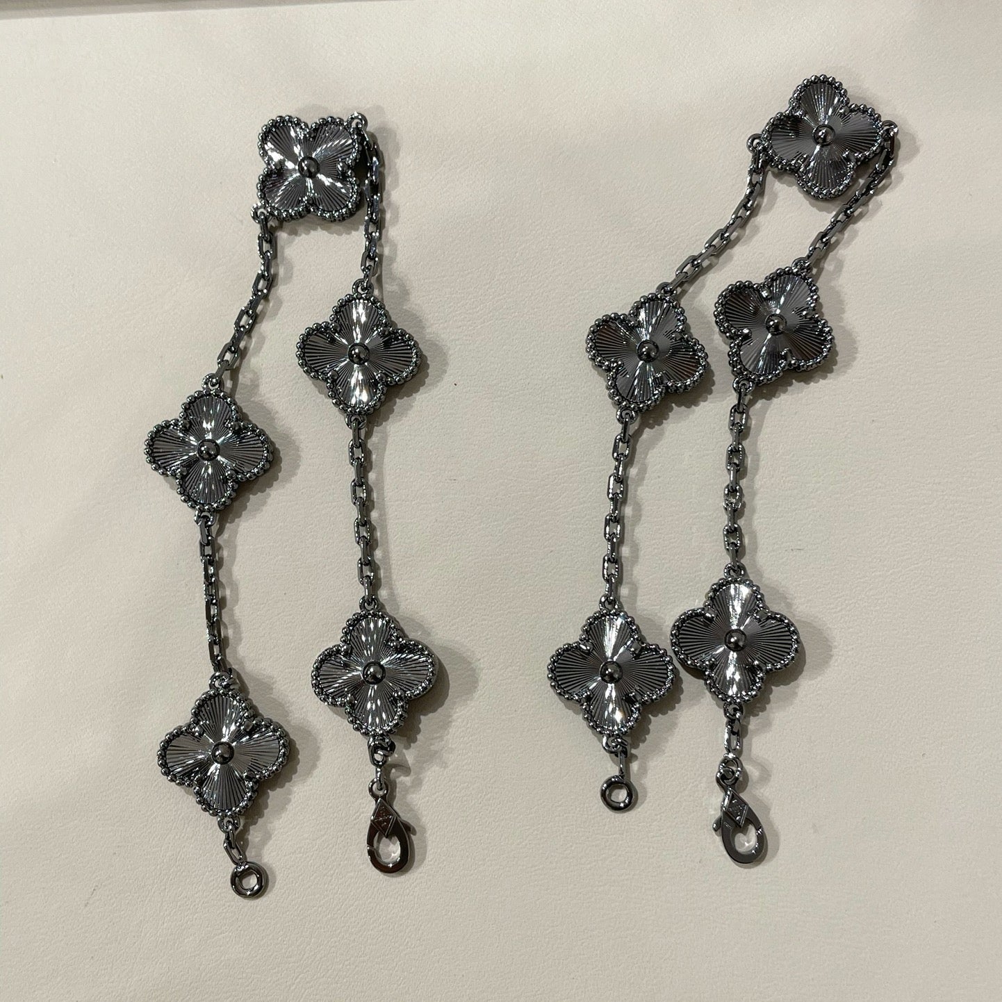 [Sprite Jewelry]New CLOVER 5 MOTIF BLACK BRACELET