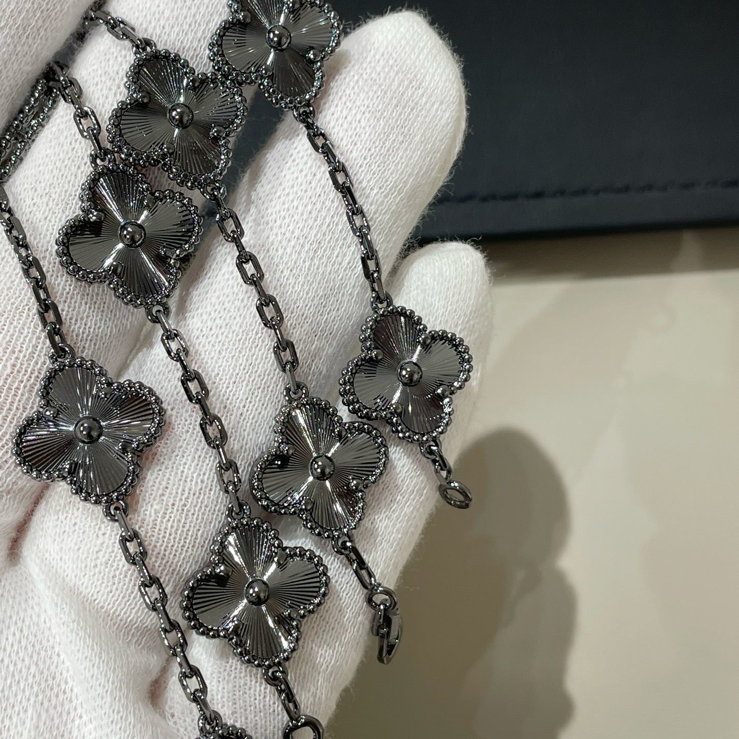 [Sprite Jewelry]New CLOVER 5 MOTIF BLACK BRACELET