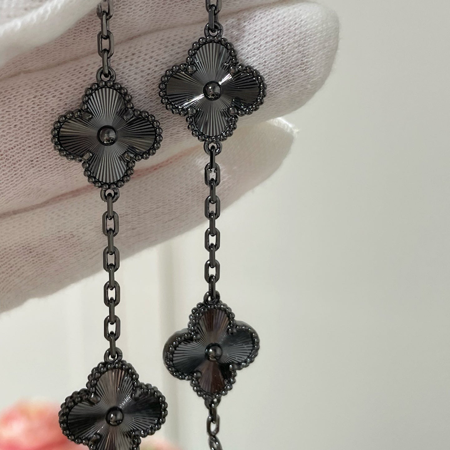 [Sprite Jewelry]New CLOVER 5 MOTIF BLACK BRACELET