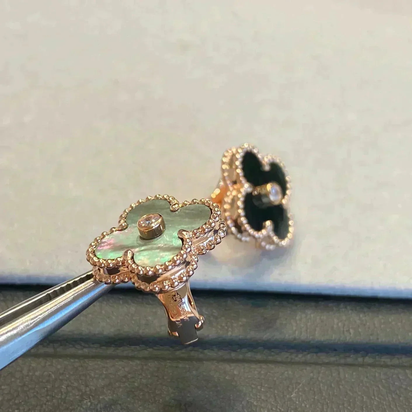 ¡®Sprite Jewelry¡¯CLOVER MEDIUM 1 MOTIFS GRAY MOP  DIAMOND EARRINGS