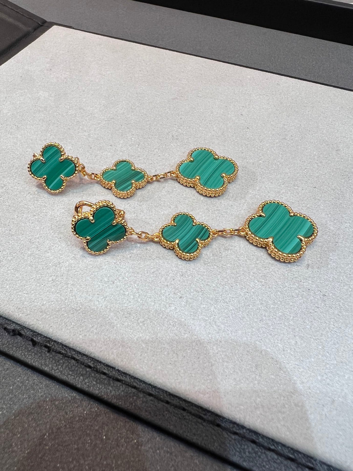 ¡®Sprite Jewelry¡¯CLOVER MALACHITE 3 MOTIFS GOLD