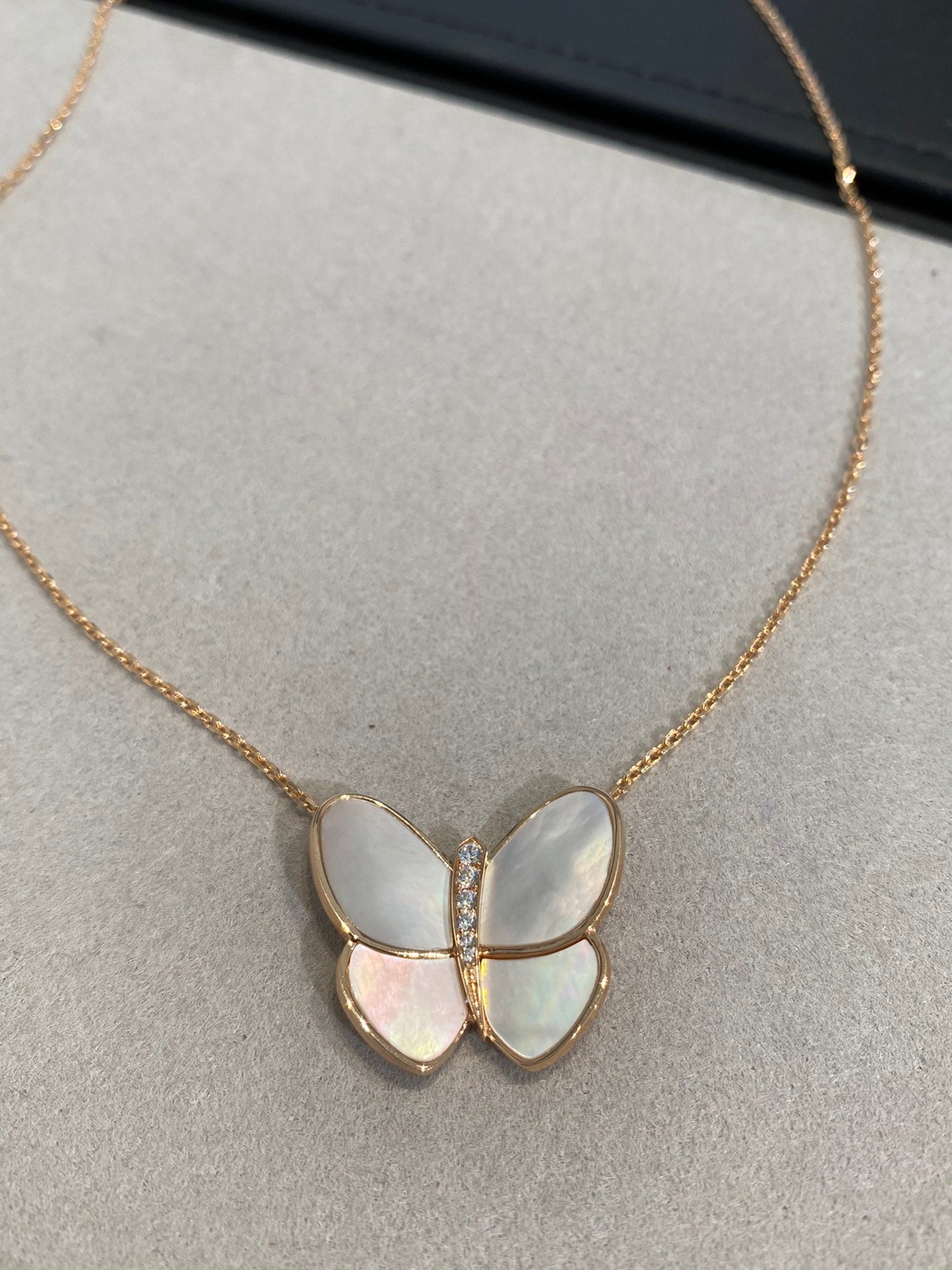 ¡®Sprite Jewelry¡¯BUTTERFLY GOLD MOP DIAMOND NECKLACE