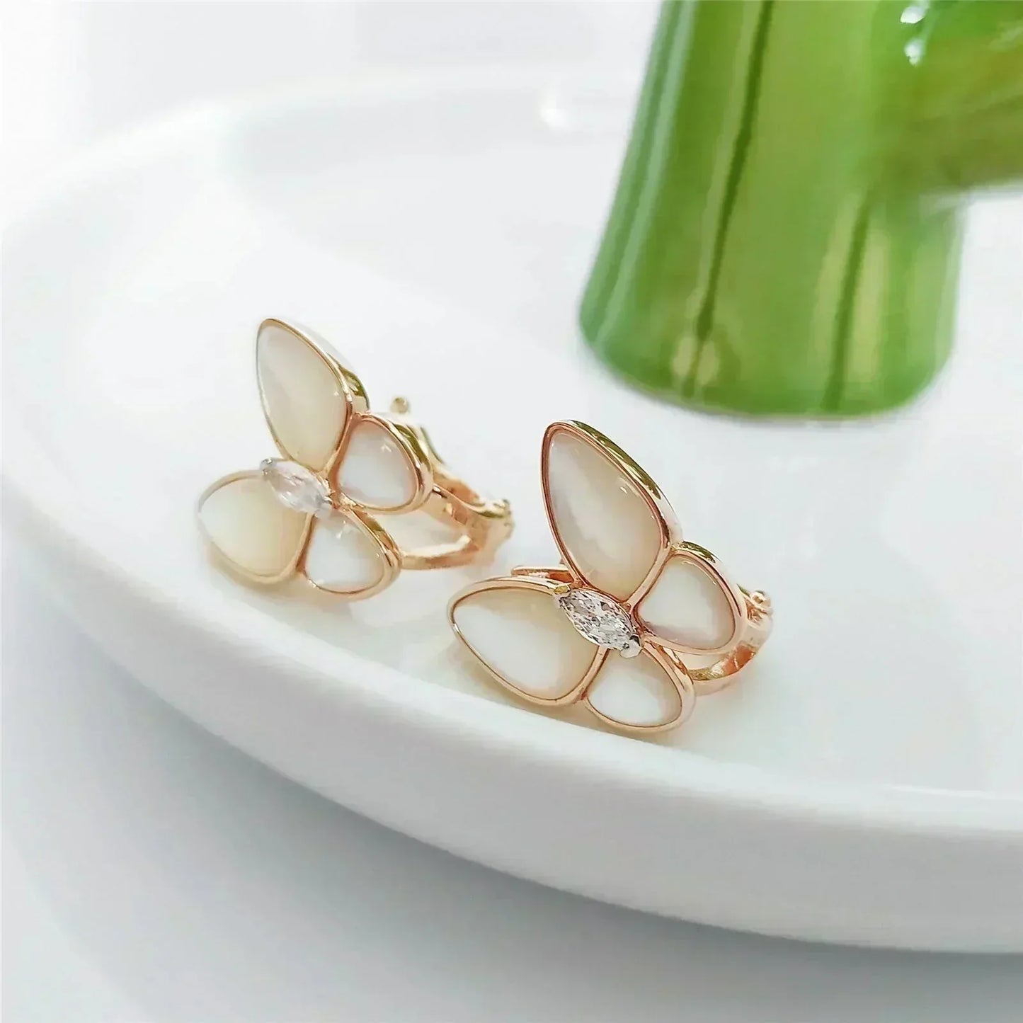 ¡®Sprite Jewelry¡¯BUTTERFLY MOP DIAMOND EARRINGS