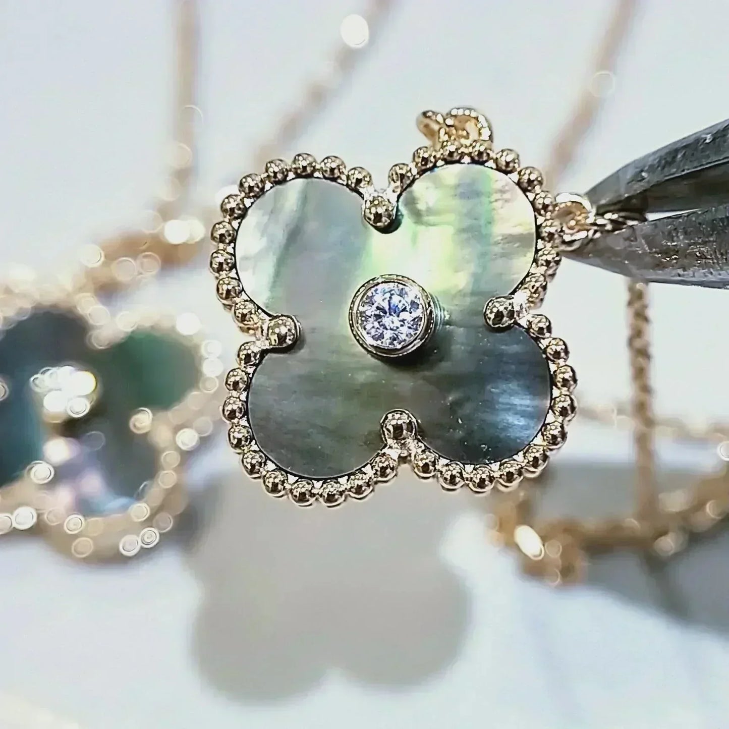 ¡®Sprite Jewelry¡¯CLOVER 15MM DIAMOND AND MOTHER-OF-GREY NECKLACE