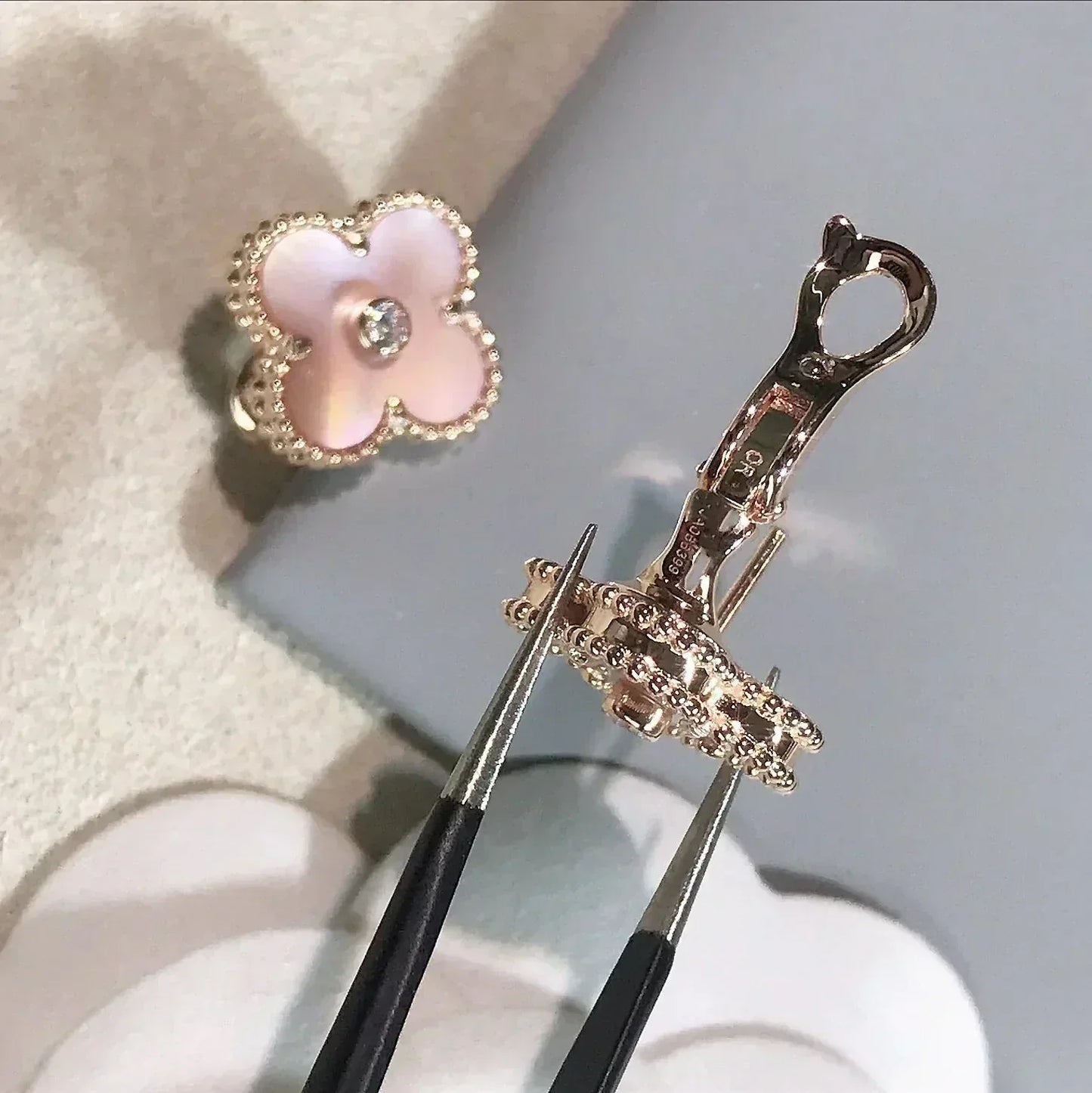 ¡®Sprite Jewelry¡¯CLOVER MEDIUM 1 MOTIFS  PINK MOP DIAMOND EARRINGS