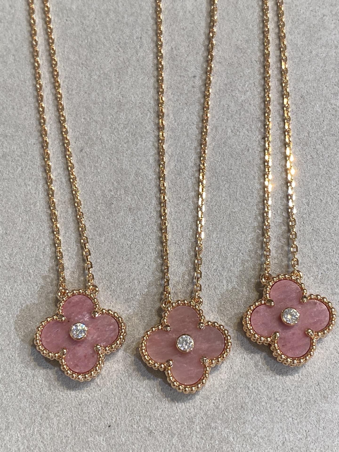 ¡®Sprite Jewelry¡¯CLOVER 15MM DIAMOND RHODONITE NECKLACE