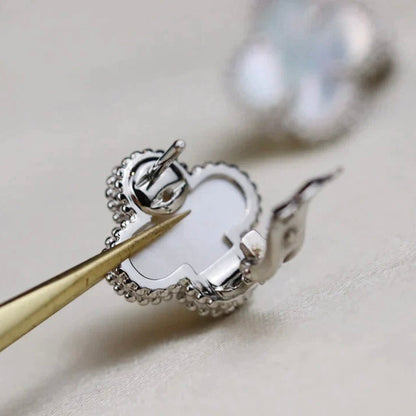 ¡®Sprite Jewelry¡¯CLOVER MEDIUM 1 MOTIFS  WHITE MOP EARRINGS SILVER