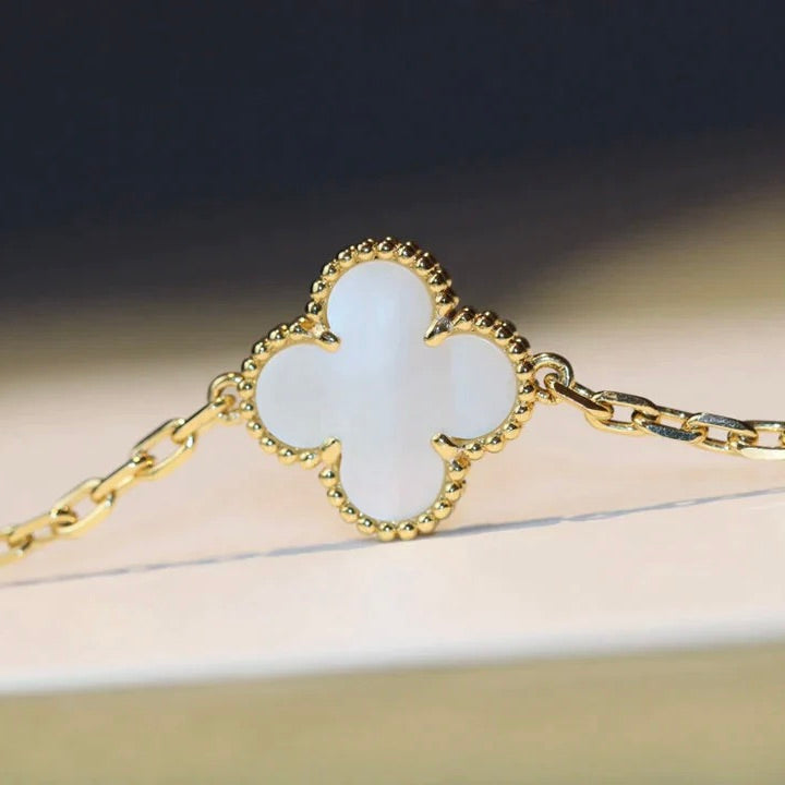 ¡®Sprite Jewelry¡¯CLOVER 20 MOTIFS WHITE MOP NECKLACE