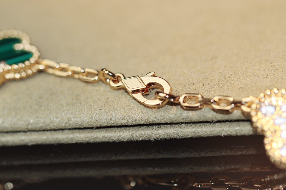¡®Sprite Jewelry¡¯CLOVER 20 MOTIFS ONYX ROSE GOLD