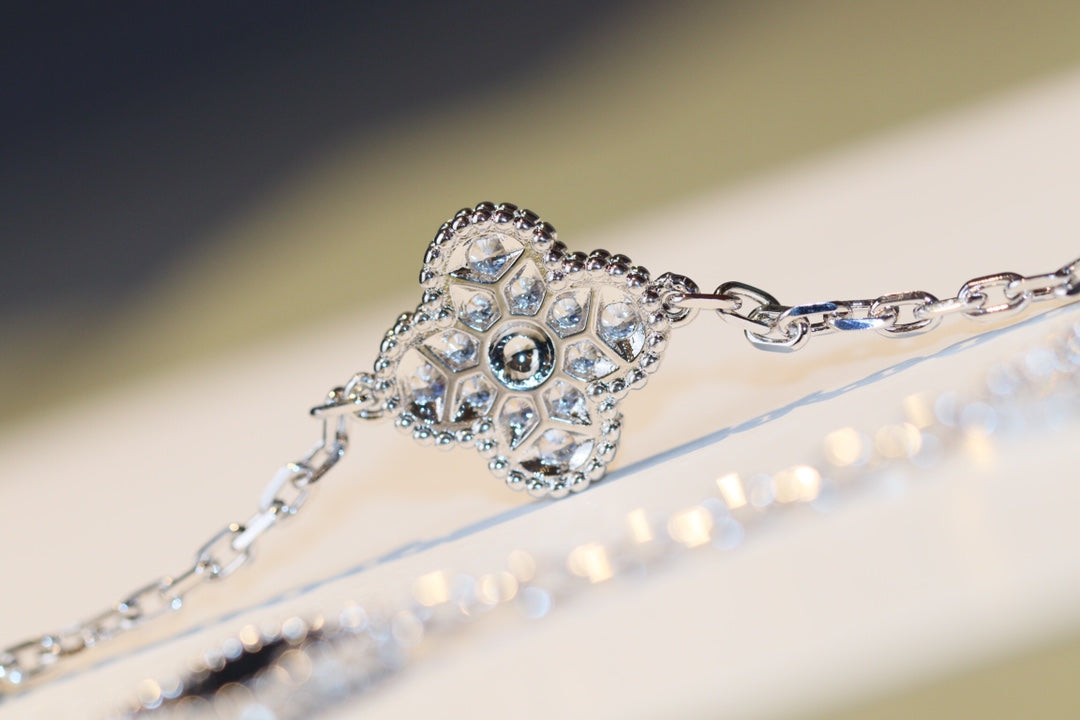 ¡®Sprite Jewelry¡¯CLOVER 20 MOTIFS ONYX DIAMOND SILVER
