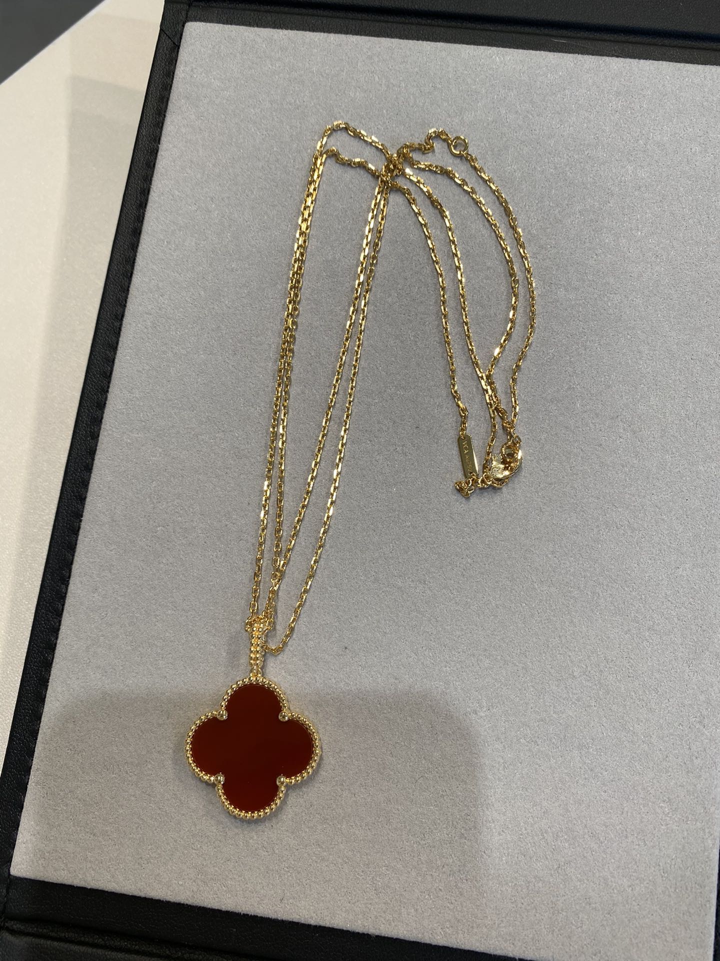 ¡®Sprite Jewelry¡¯CLOVER 25MM NECKLACE GOLD CARNELIAN