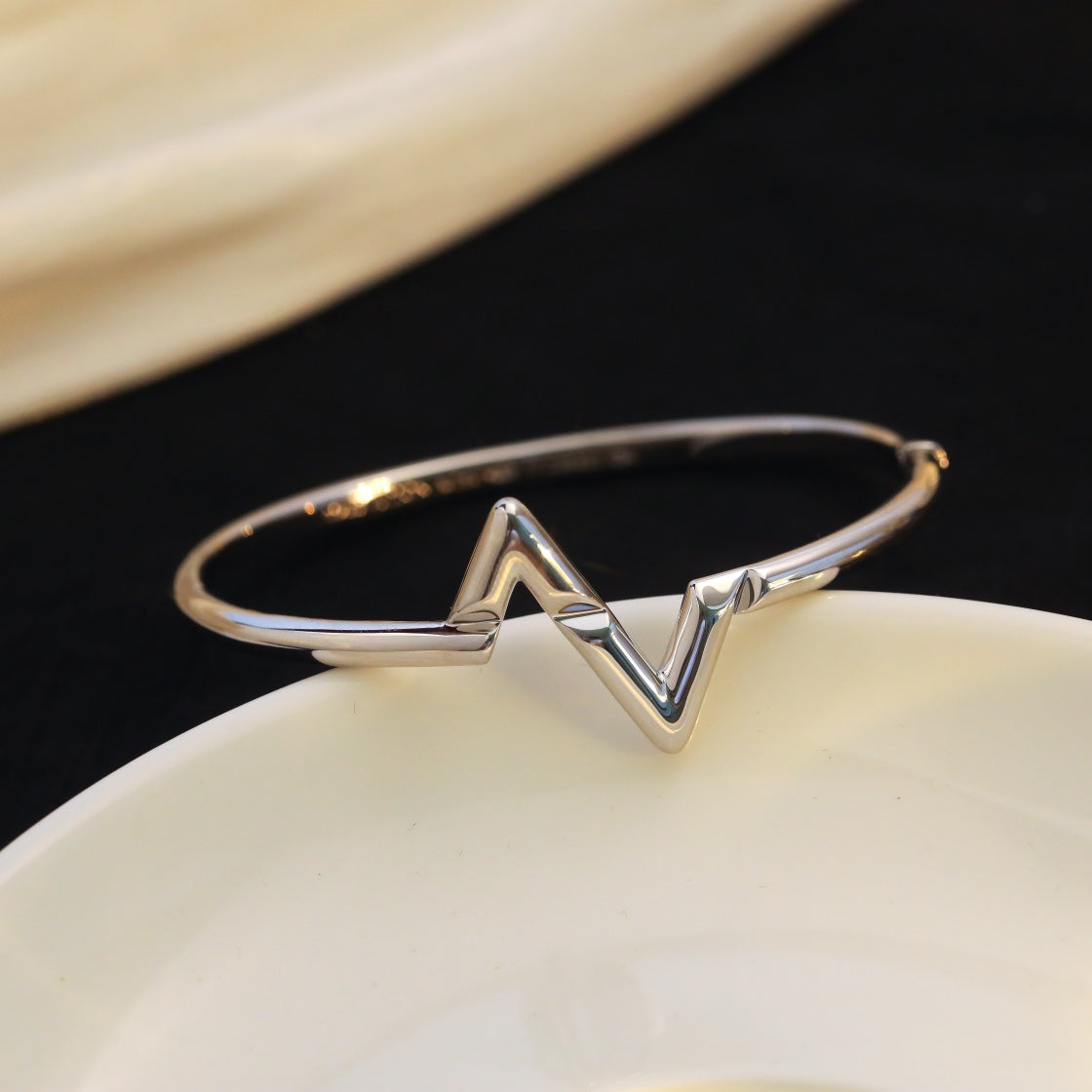 ¡®Sprite Jewelry¡¯VOLTE UPSITE DOWN BRACELET