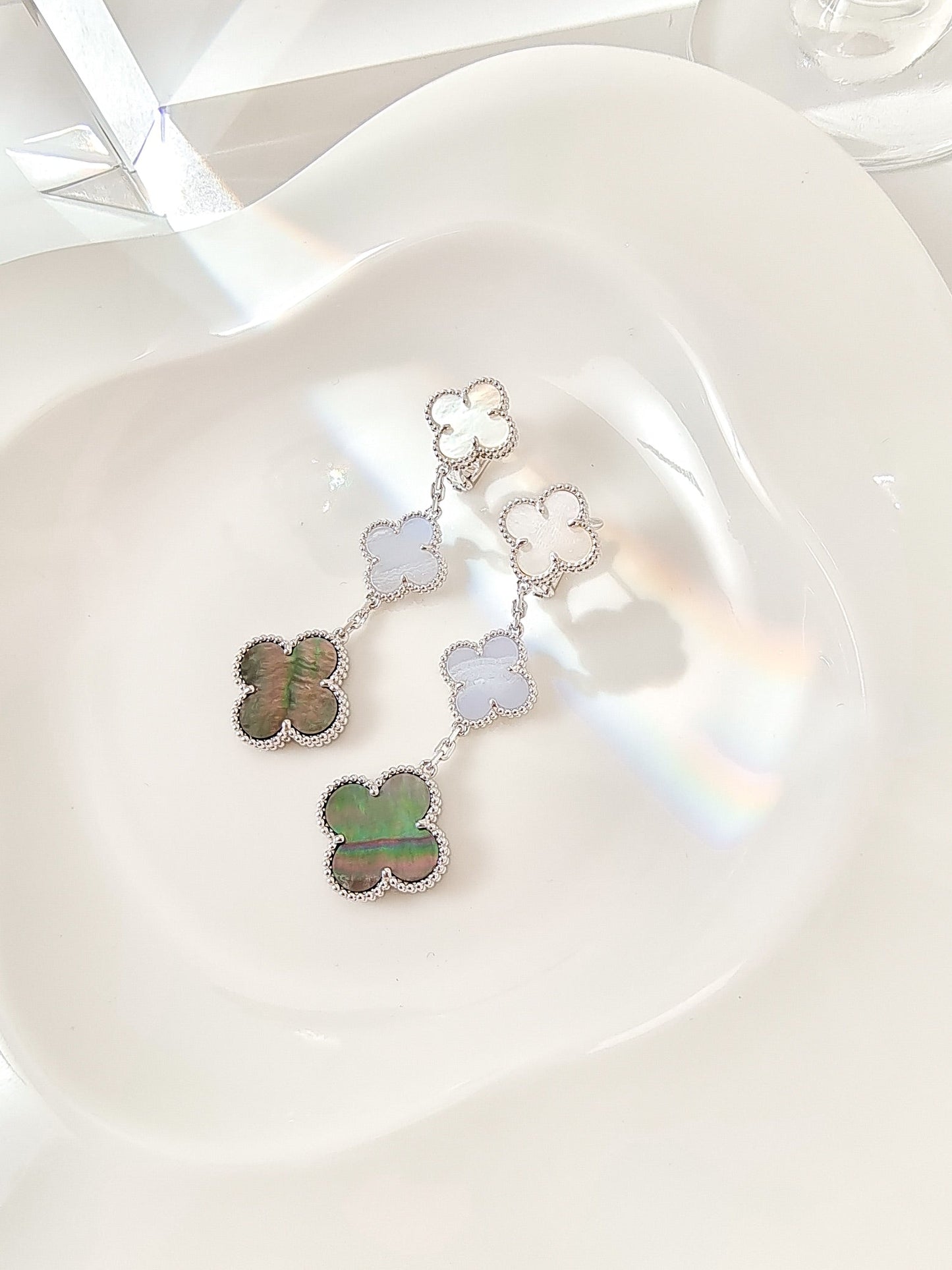 ¡®Sprite Jewelry¡¯CLOVER 3 MOTIFS CHALCEDONY DARK MOP SILVER EARRINGS
