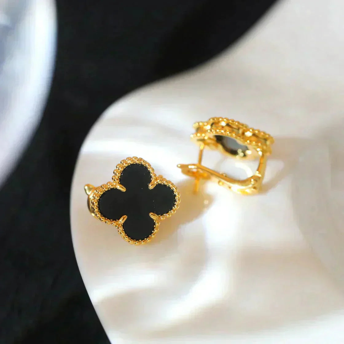 ¡®Sprite Jewelry¡¯CLOVER MEDIUM 1 MOTIFS  ONYX STUD EARRINGS