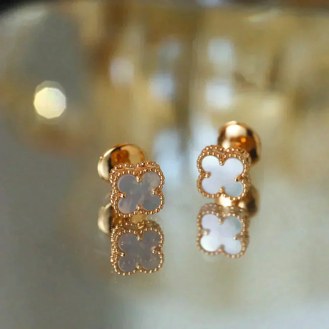 ¡®Sprite Jewelry¡¯CLOVER MINI 9.5MM WHITE MOP EARRINGS