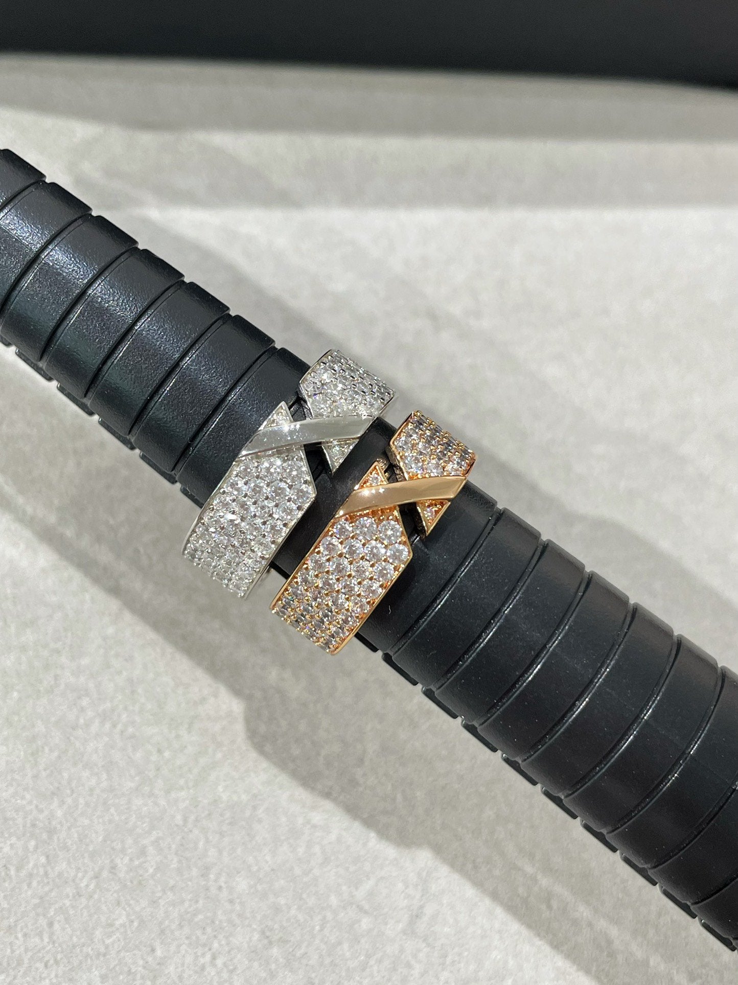 ¡®Sprite Jewelry¡¯LIENS EVIDENCE  DIAMOND PAVED RING