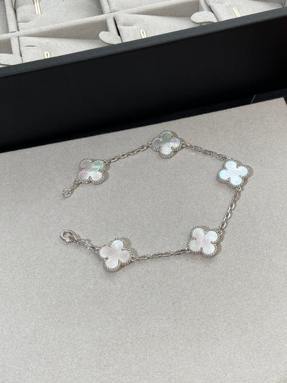 [Sprite Jewelry]New CLOVER WHITE PEARL MOP 5 MOTIF BRACELET COLLECTION