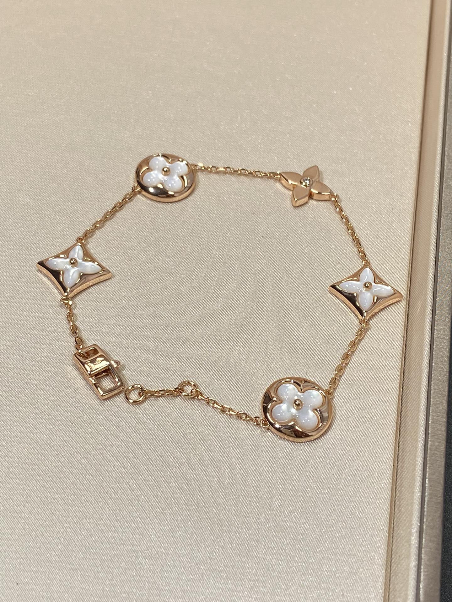 ¡®Sprite Jewelry¡¯STAR AND SUN 5 MOTIF MOP PINK GOLD BRACELET