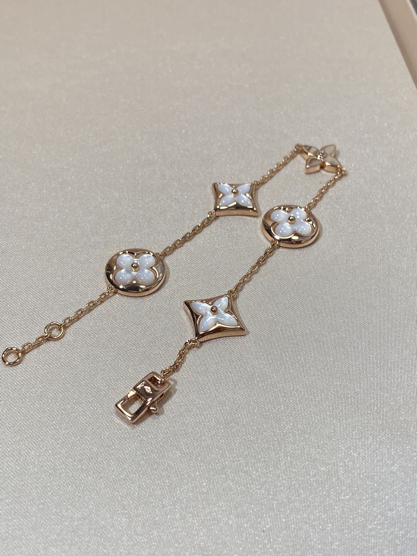 ¡®Sprite Jewelry¡¯STAR AND SUN 5 MOTIF MOP PINK GOLD BRACELET