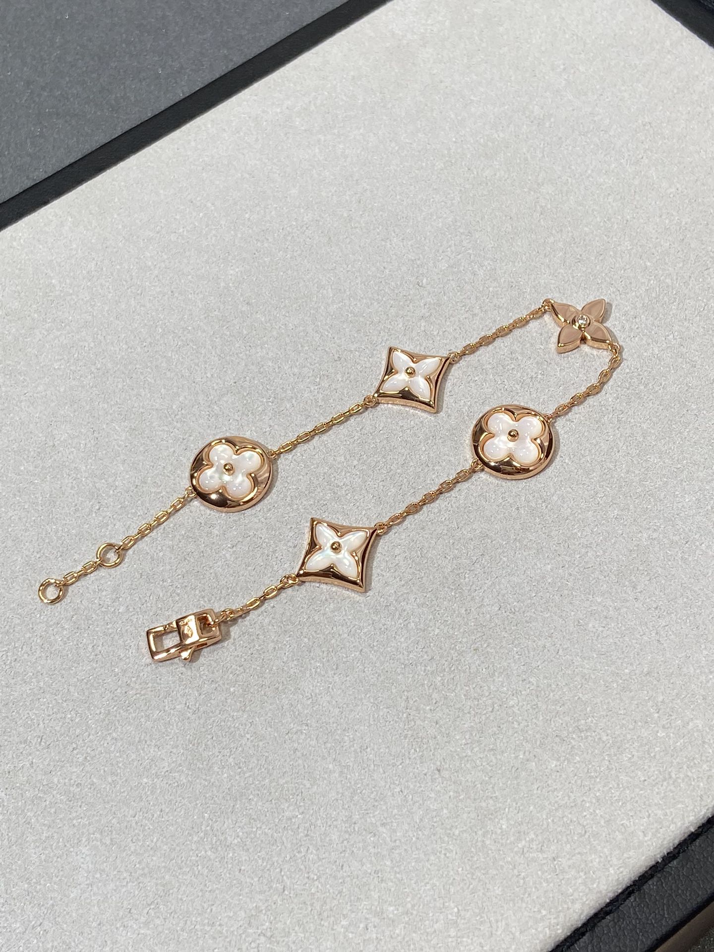 ¡®Sprite Jewelry¡¯STAR AND SUN 5 MOTIF MOP PINK GOLD BRACELET