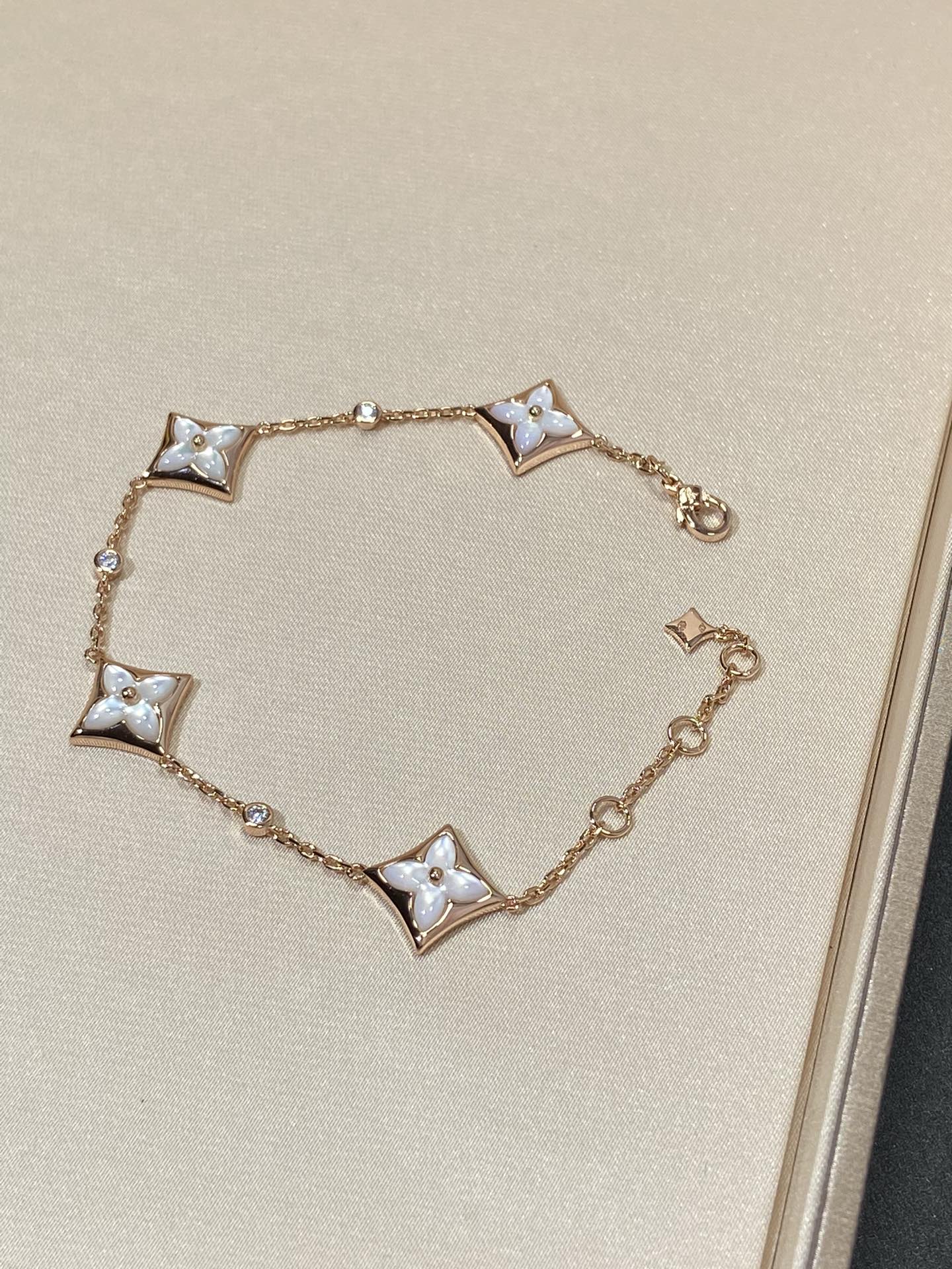 ¡®Sprite Jewelry¡¯STAR 4 MOTIF MOP DIAMOND PINK GOLD BRACELET