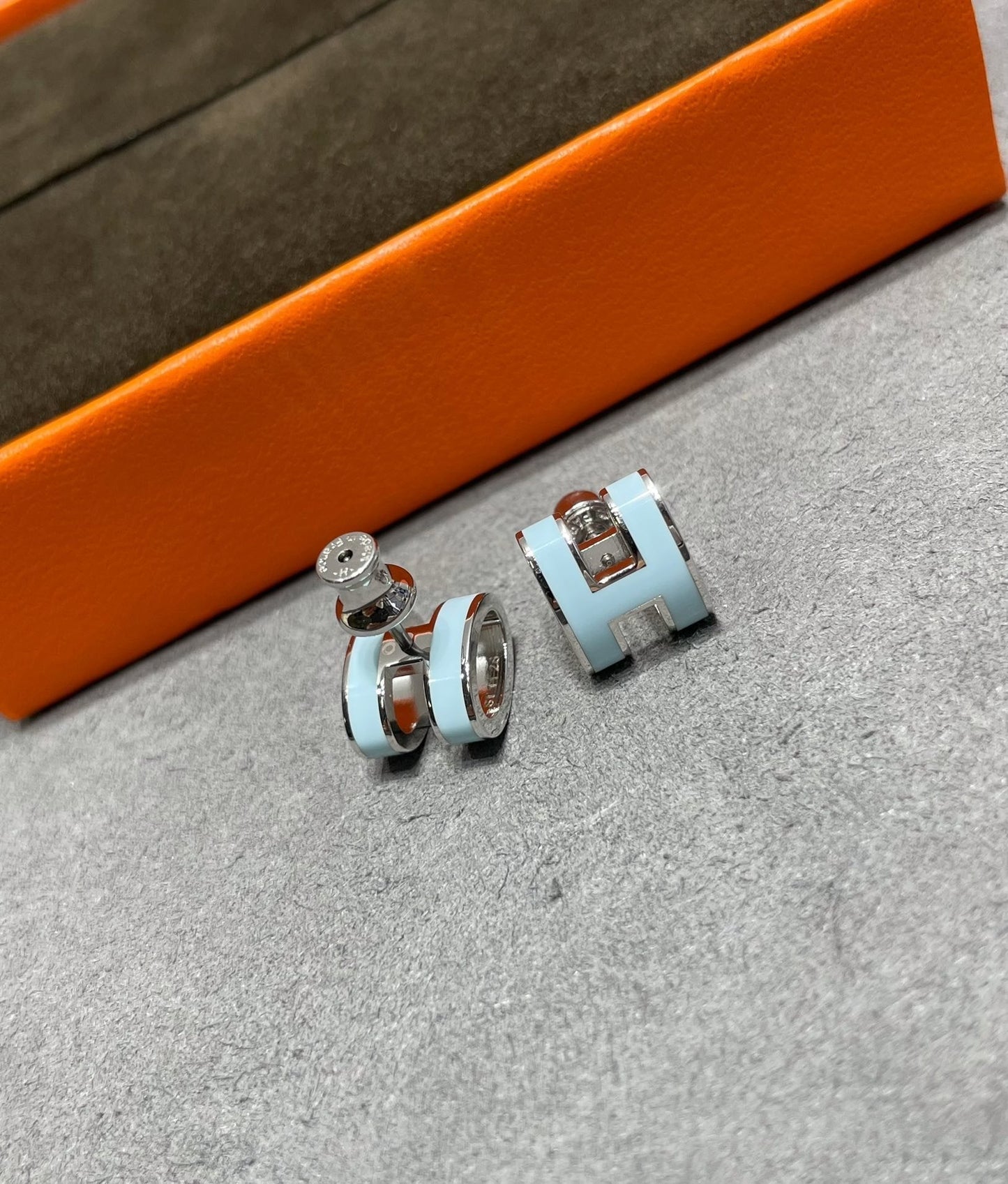 ¡®Sprite Jewelry¡¯POP H SKY BLUE STUD EARRINGS