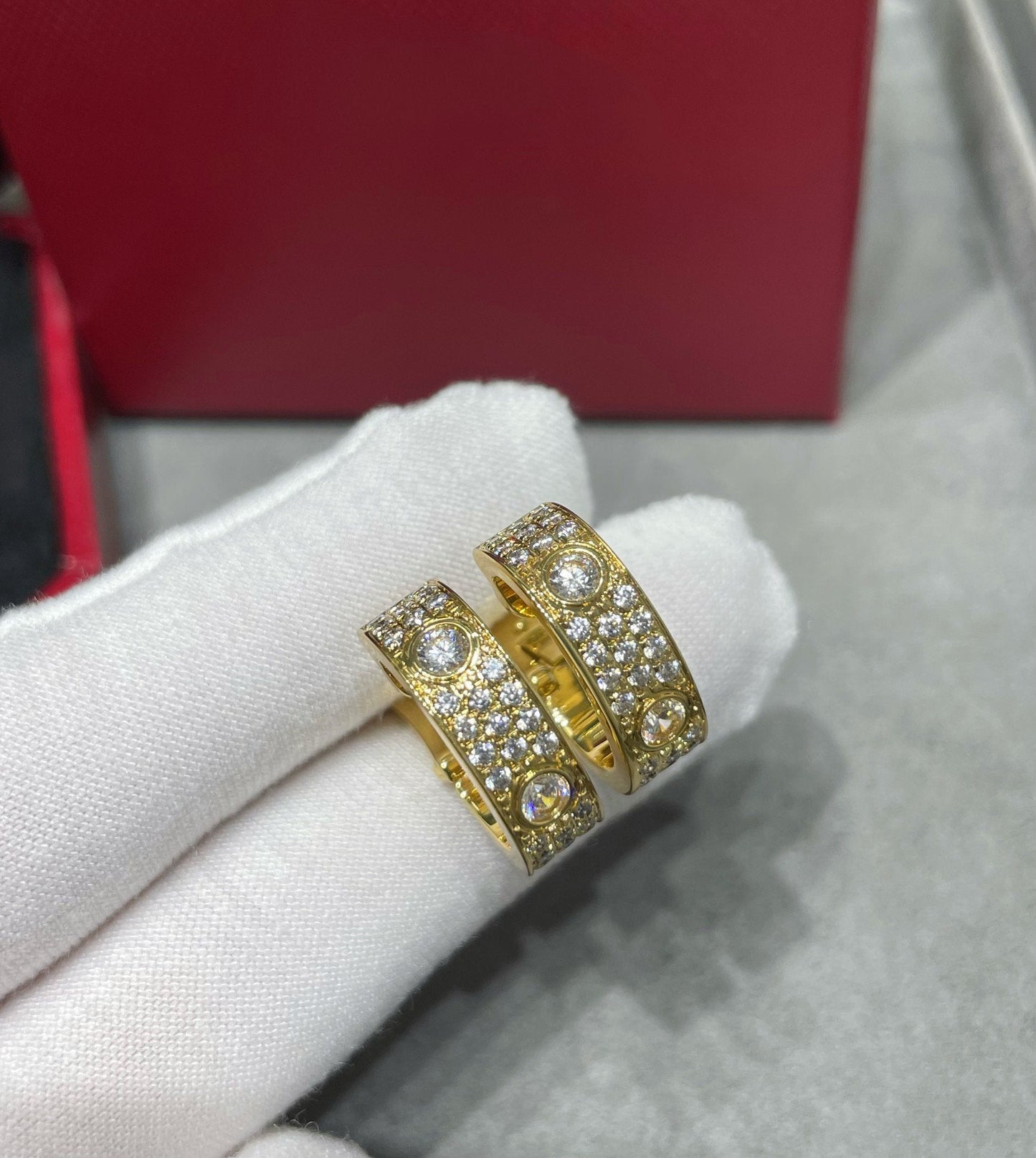 ¡®Sprite Jewelry¡¯LOVE 5.5MM DIAMOND PAVED EARRINGS