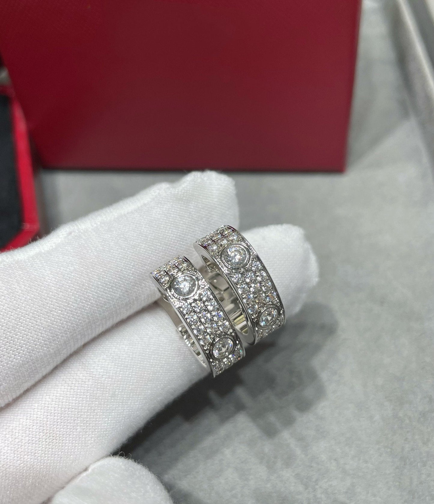 ¡®Sprite Jewelry¡¯LOVE 5.5MM DIAMOND PAVED EARRINGS