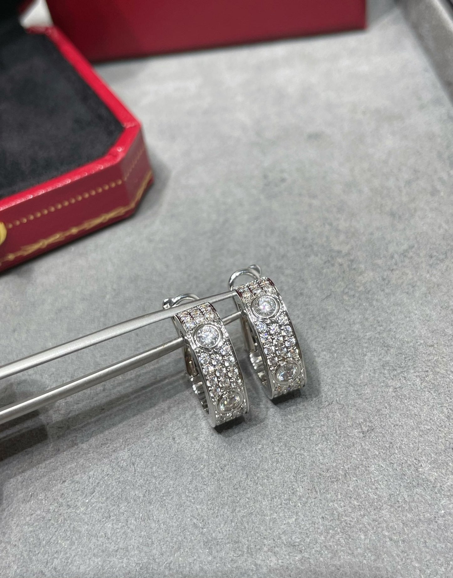 ¡®Sprite Jewelry¡¯LOVE 5.5MM DIAMOND PAVED EARRINGS