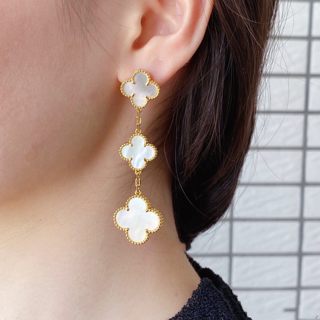 ¡®Sprite Jewelry¡¯CLOVER MOP 3 MOTIFS GOLD EARRINGS