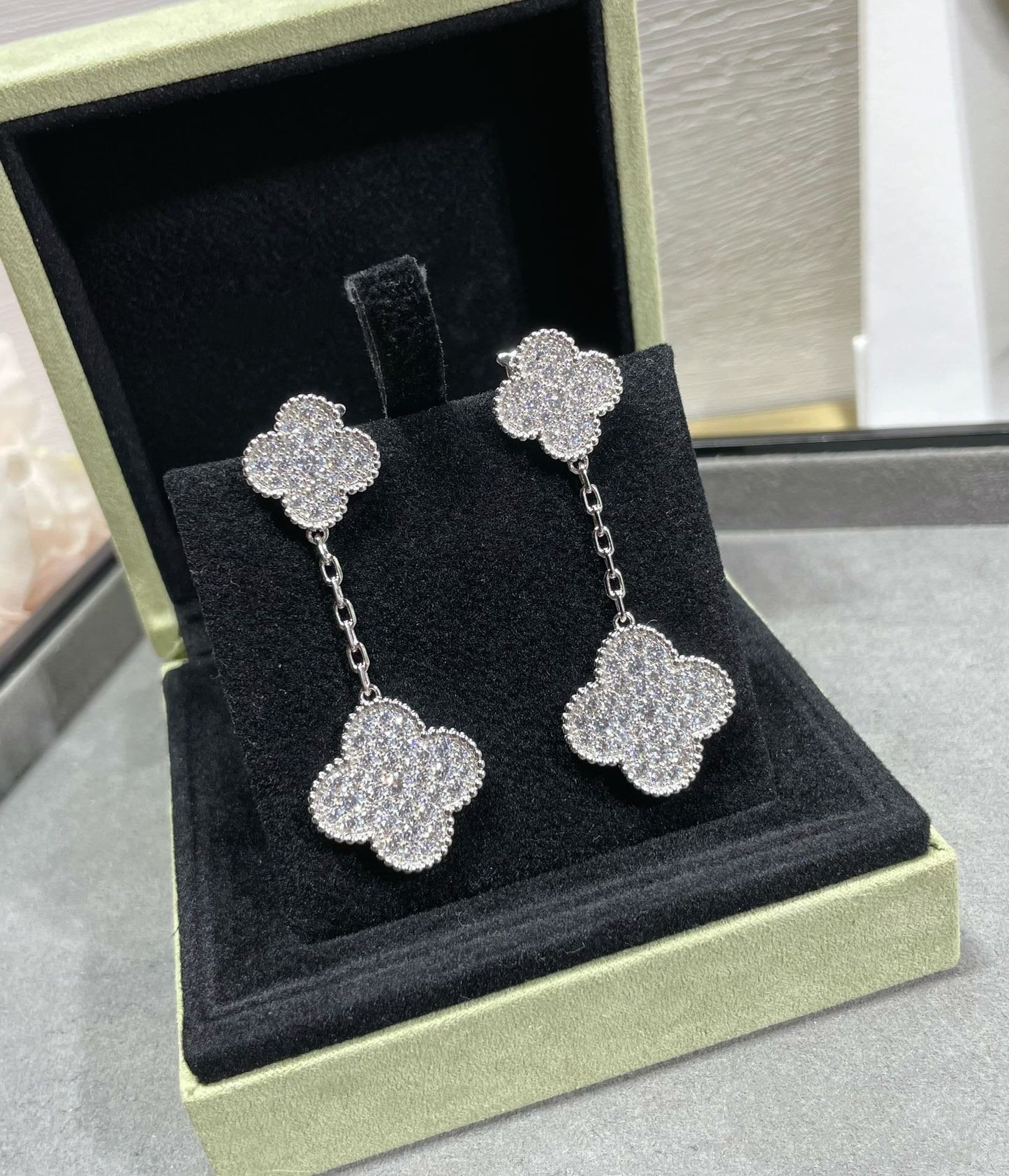 ¡®Sprite Jewelry¡¯CLOVER 2 MOTIFS DIAMOND PAVED SILVER EARRINGS
