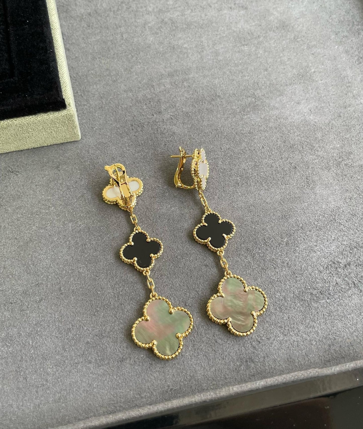 ¡®Sprite Jewelry¡¯CLOVER 3 MOTIF MOP ONYX DARK MOP PINK GOLD EARRINGS