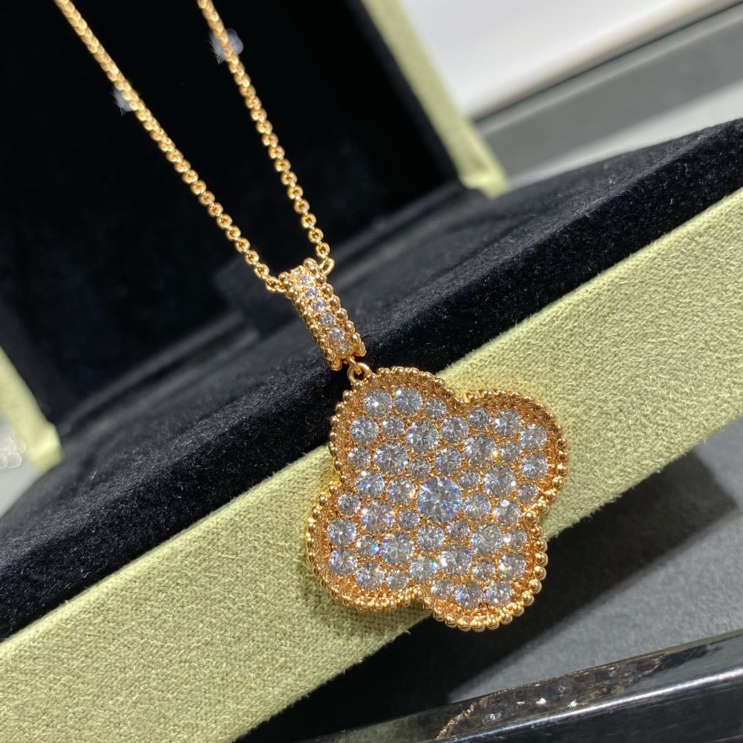 ¡®Sprite Jewelry¡¯CLOVER 25MM LARGE PEDANT DIAMOND PAVED LONG NECKLACE