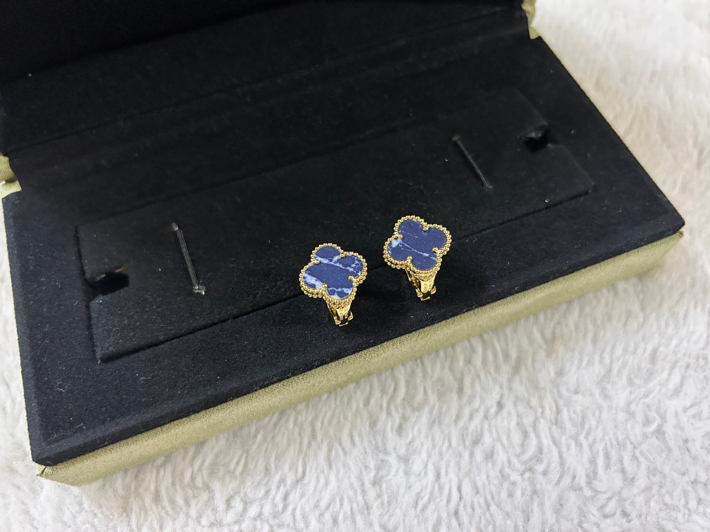 ¡®Sprite Jewelry¡¯CLOVER PIETERSITE MEDIUM STUD EARRINGS