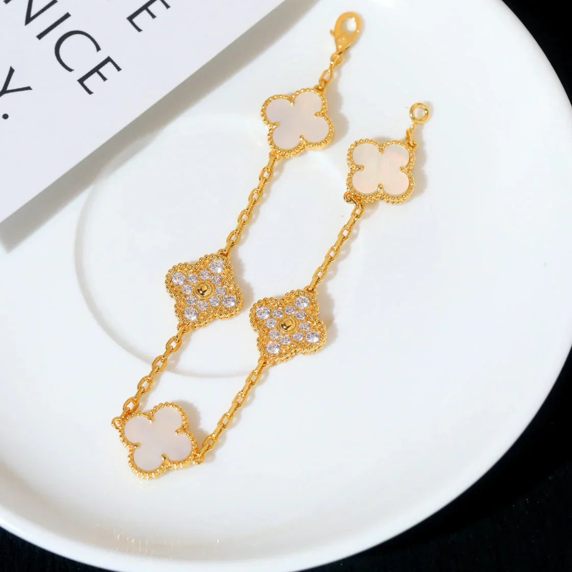 [Sprite Jewelry]New CLOVER WHITE PEARL MOP 5 MOTIF BRACELET COLLECTION