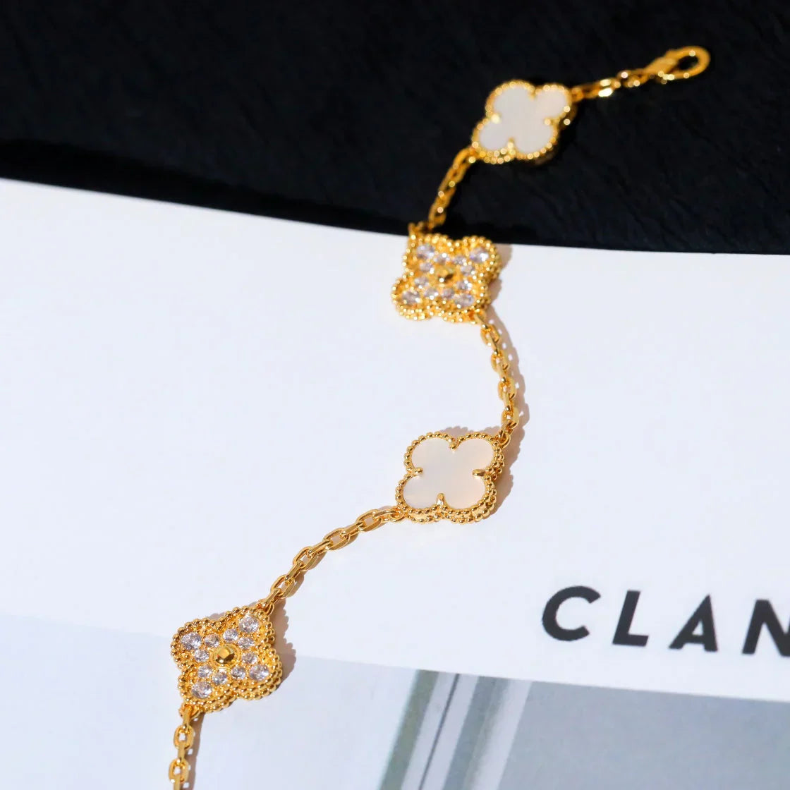 [Sprite Jewelry]New CLOVER WHITE PEARL MOP 5 MOTIF BRACELET COLLECTION
