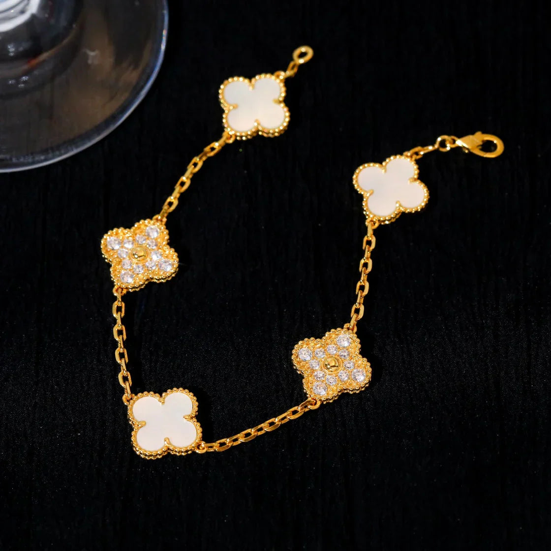 [Sprite Jewelry]New CLOVER WHITE PEARL MOP 5 MOTIF BRACELET COLLECTION