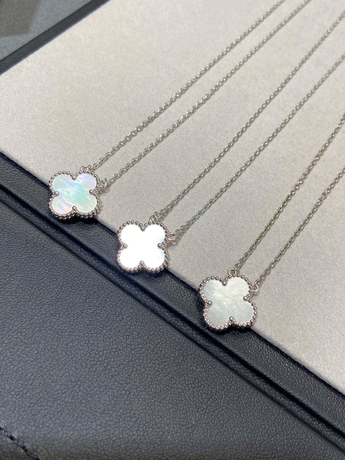 ¡®Sprite Jewelry¡¯CLOVER MEDIUM SILVER WHITE MOP NECKLACE
