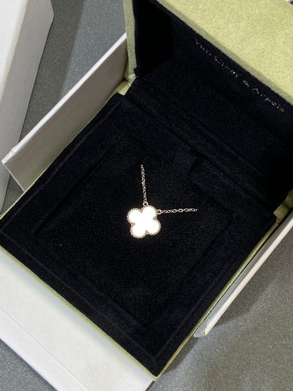 ¡®Sprite Jewelry¡¯CLOVER MEDIUM SILVER WHITE MOP NECKLACE