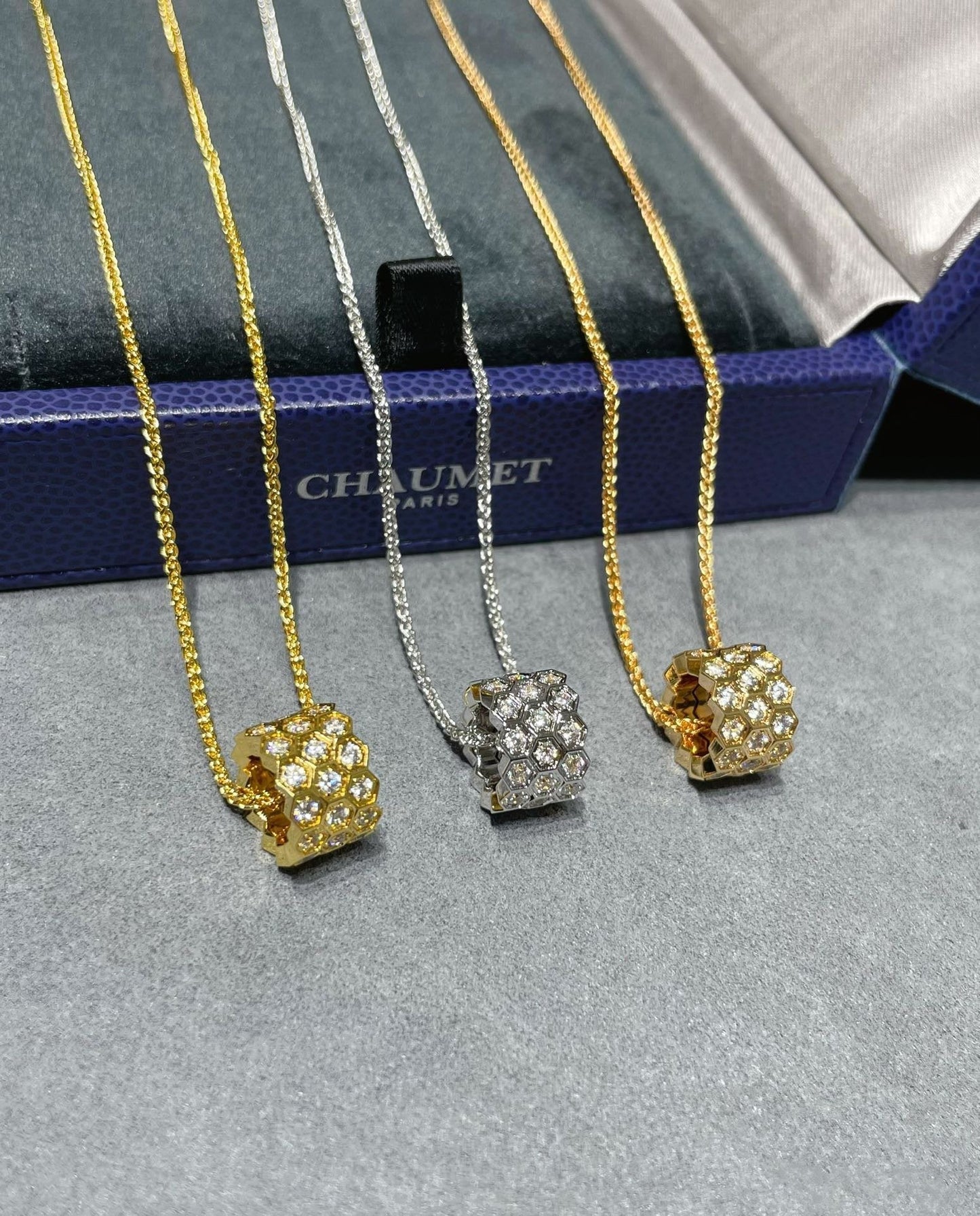 ¡®Sprite Jewelry¡¯BEE LOVE DIAMOND PAVED 3 ROW NECKLACE