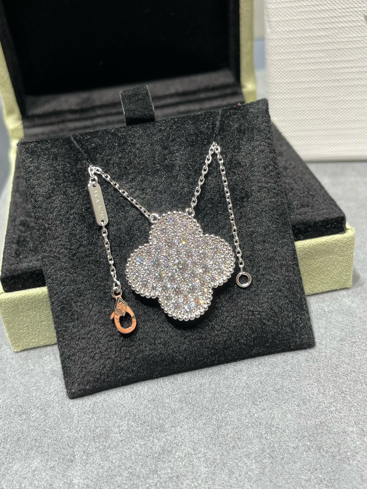 ¡®Sprite Jewelry¡¯CLOVER 25MM LARGE PENDANT DIAMOND PAVED SILVER NECKLACE