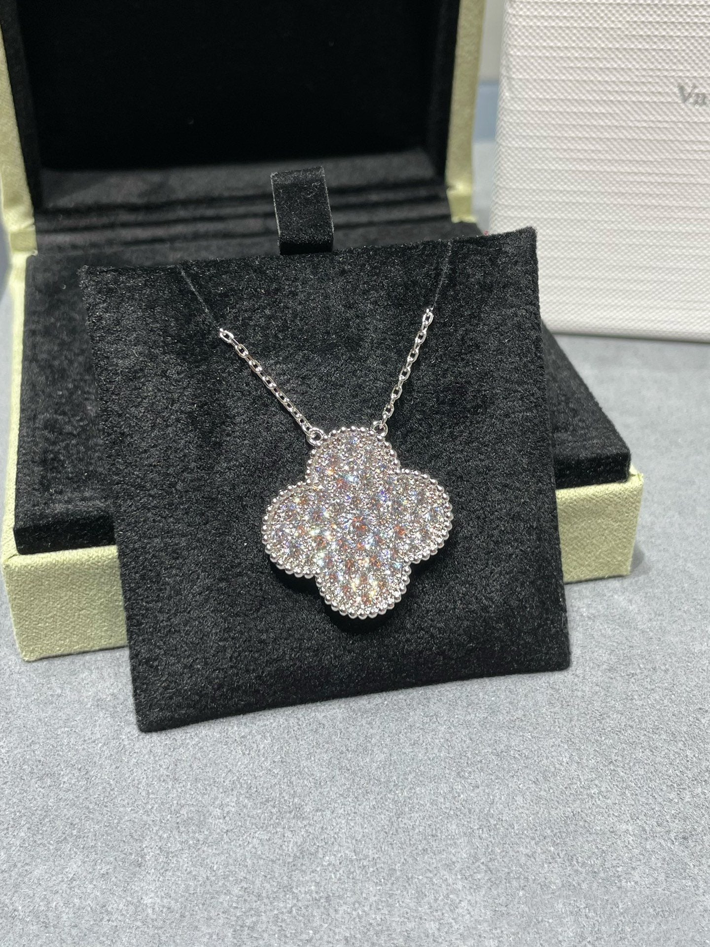 ¡®Sprite Jewelry¡¯CLOVER 25MM LARGE PENDANT DIAMOND PAVED SILVER NECKLACE