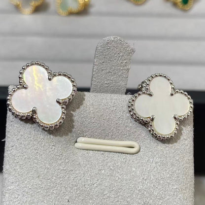 [Sprite Jewelry] CLOVER LARGE (20mm) 1 MOTIFS WHITE MOP STUD EARRINGS