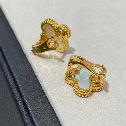 [Sprite Jewelry] CLOVER LARGE (20mm) 1 MOTIFS WHITE MOP STUD EARRINGS