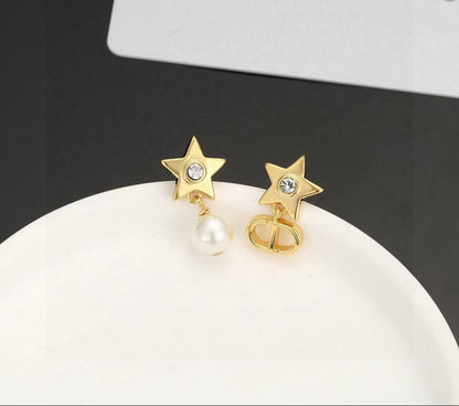 [Sprite Jewelry]CD Star-Shaped Letter Earrings