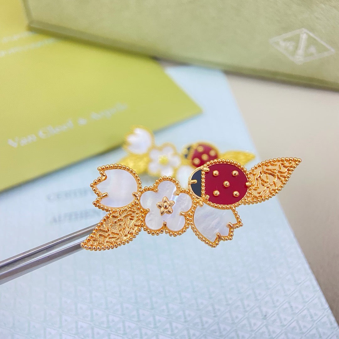 [Sprite Jewelry] Petal Leaf Ladybug Brooch