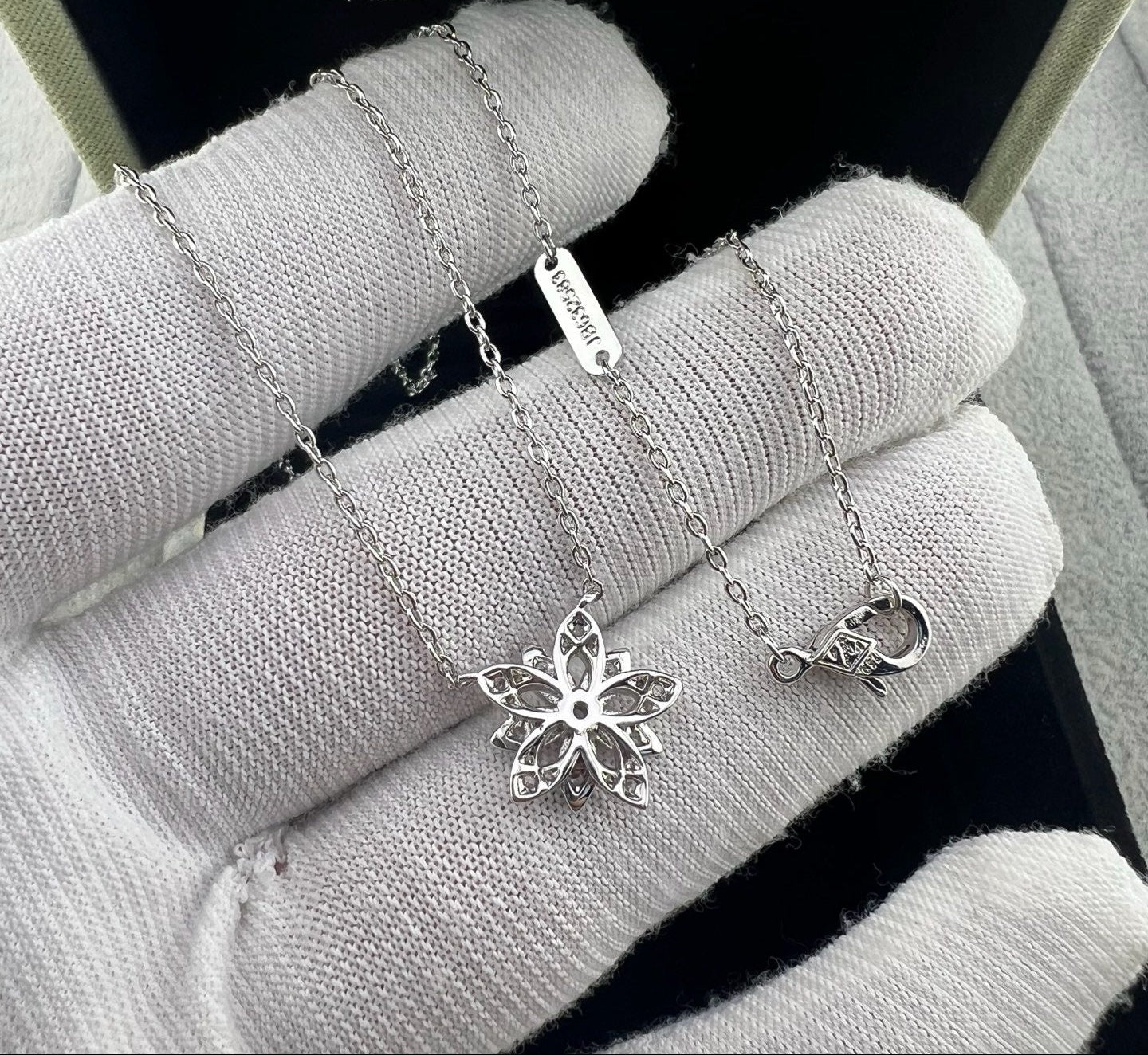 [Sprite Jewelry] Full Diamond Hollow Lotus Necklace Set