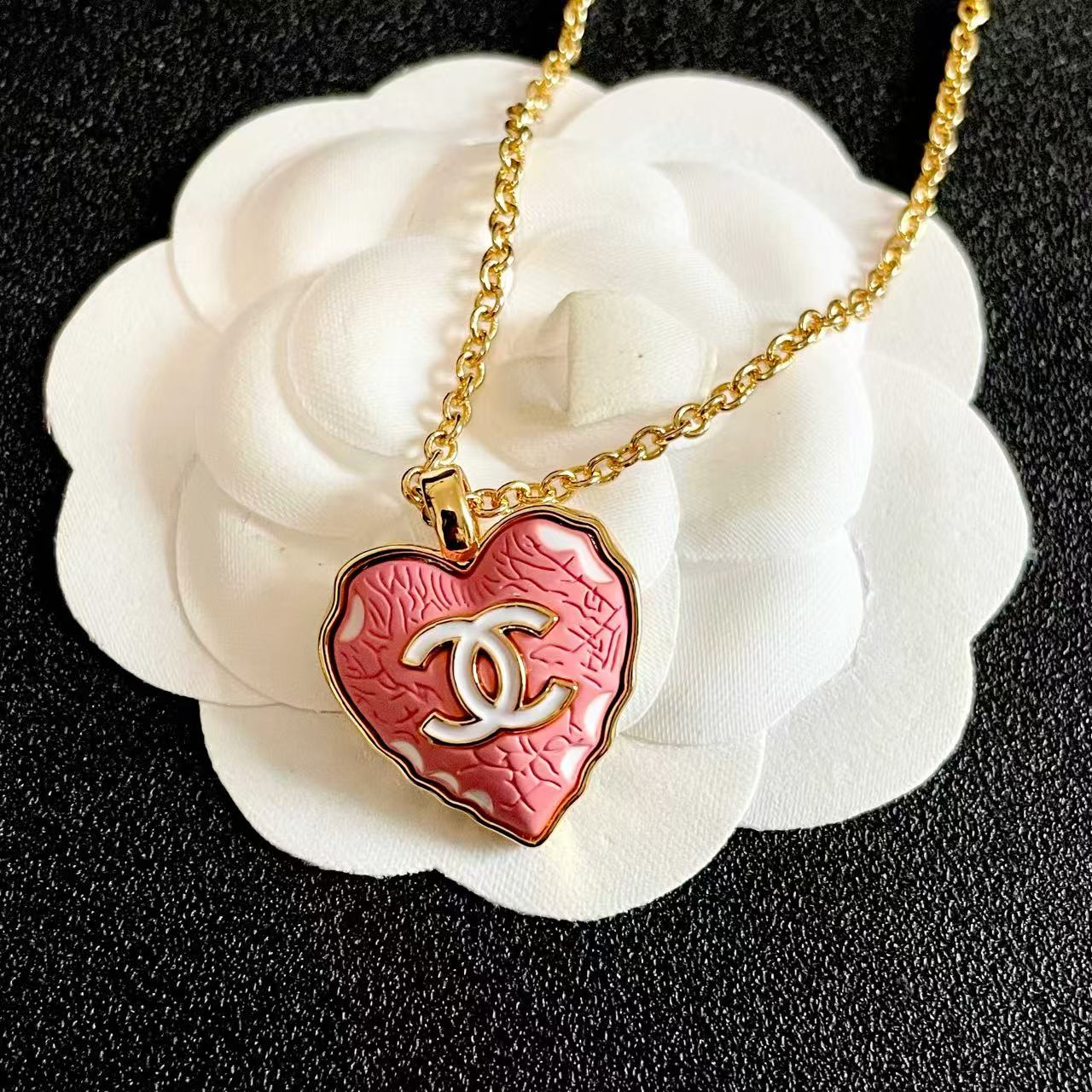 [Sprite Jewelry] Heart-shaped Necklace & Earring Set